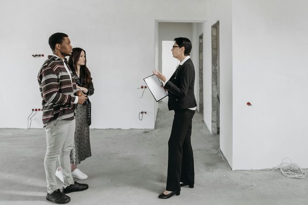 Agences immobilières versus vente par le propriétaire